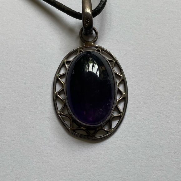 Vintage Amethyst Crystal Pendant Silver on leather - Picture 3 of 3